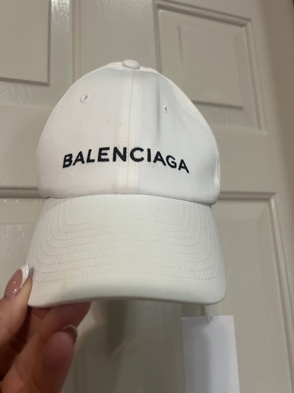 Balenciaga White Cap with Black Logo - Picture 9 of 9